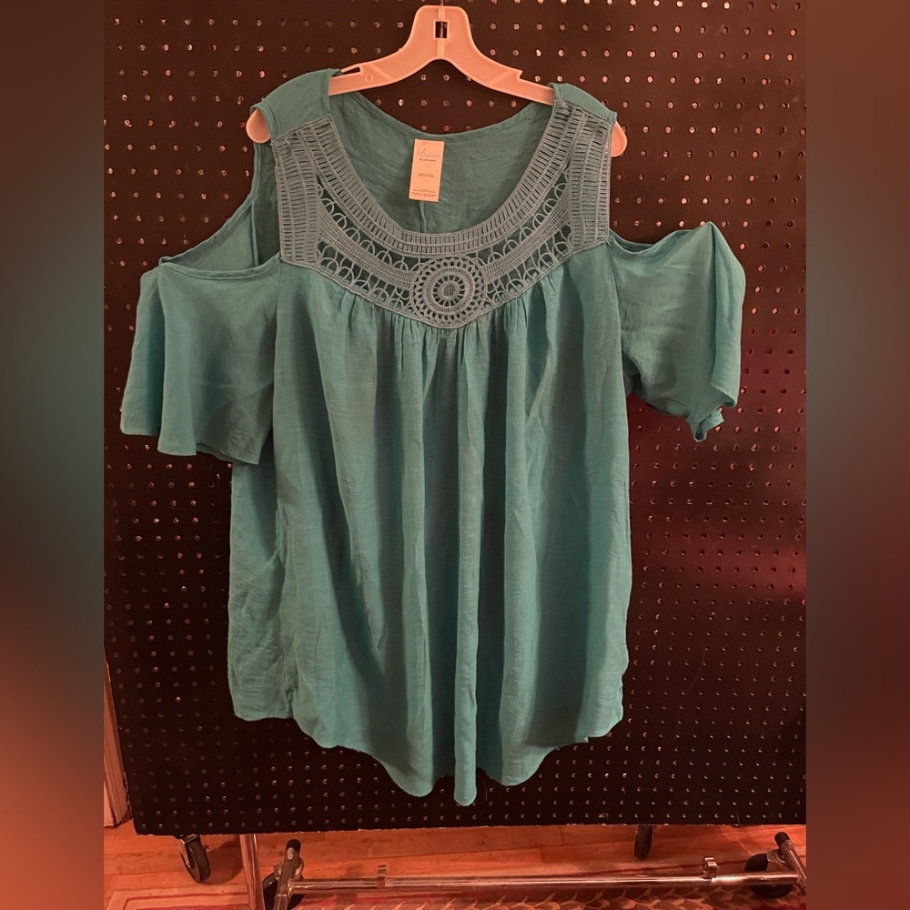 Cold shoulder Green shirt